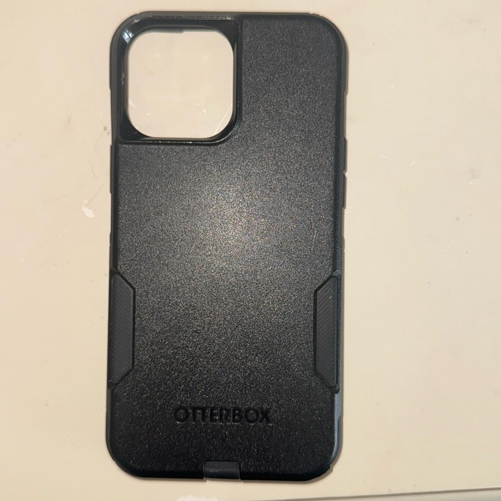 Black Otterbox iPhone 13 Pro Max